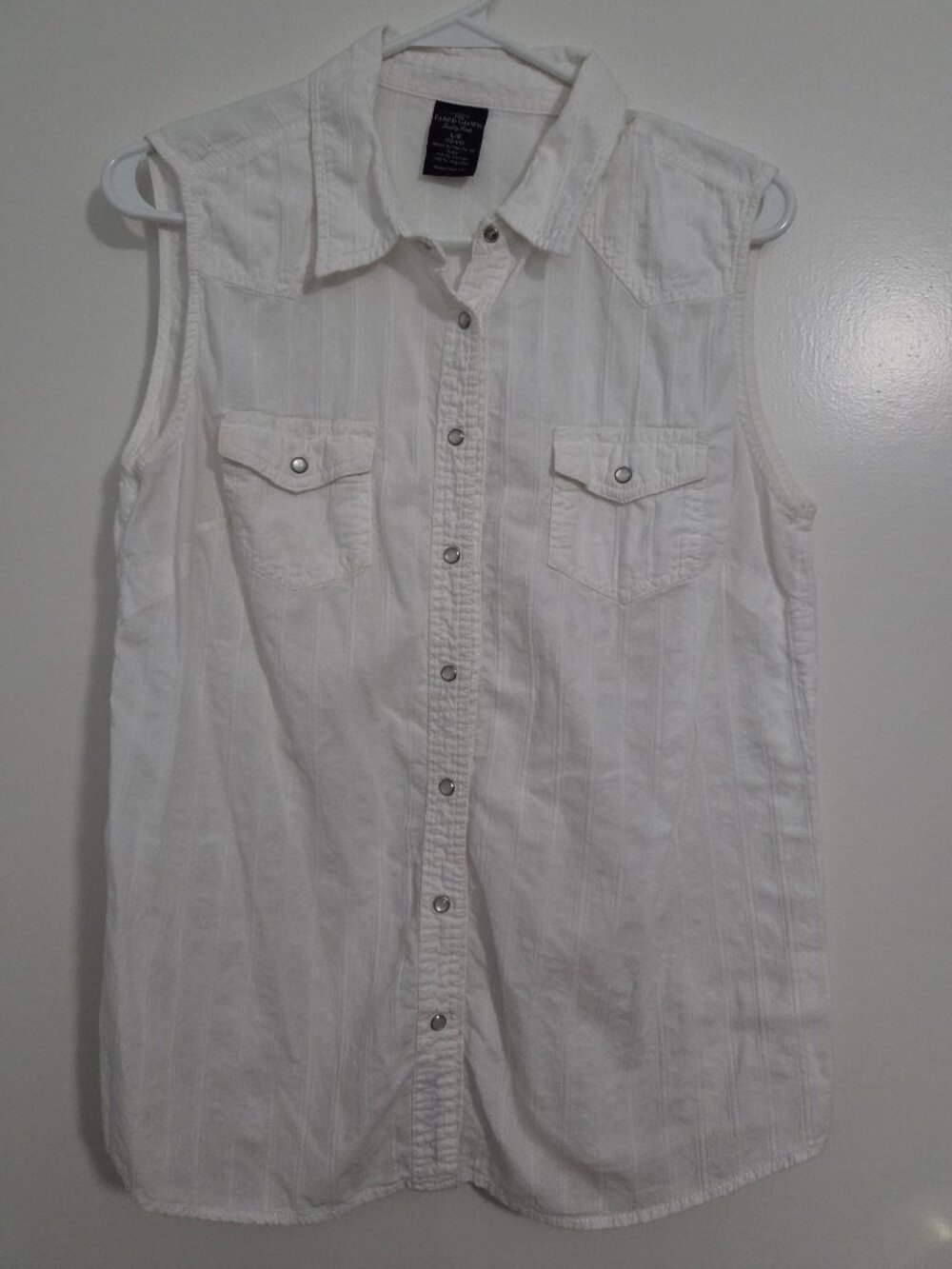 Faded Glory White Vest Size Large